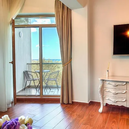 Luxury Sea View - Clubs Area